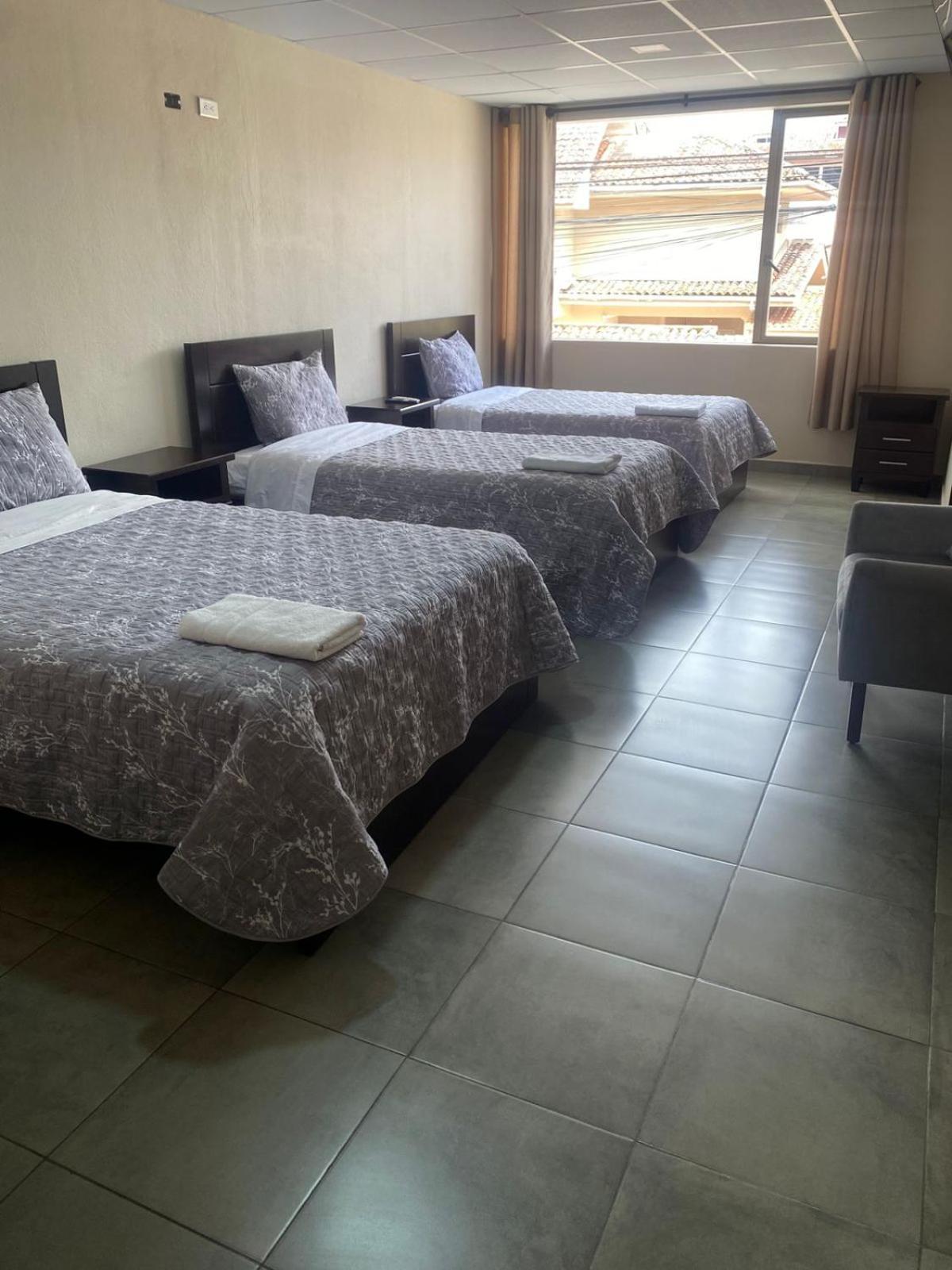 Stelar Hostal Cuenca Eksteriør bilde